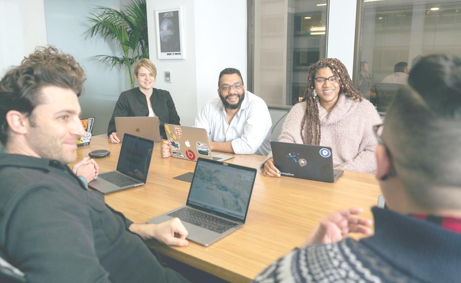 Technische Entwicklung und Systemarchitektur